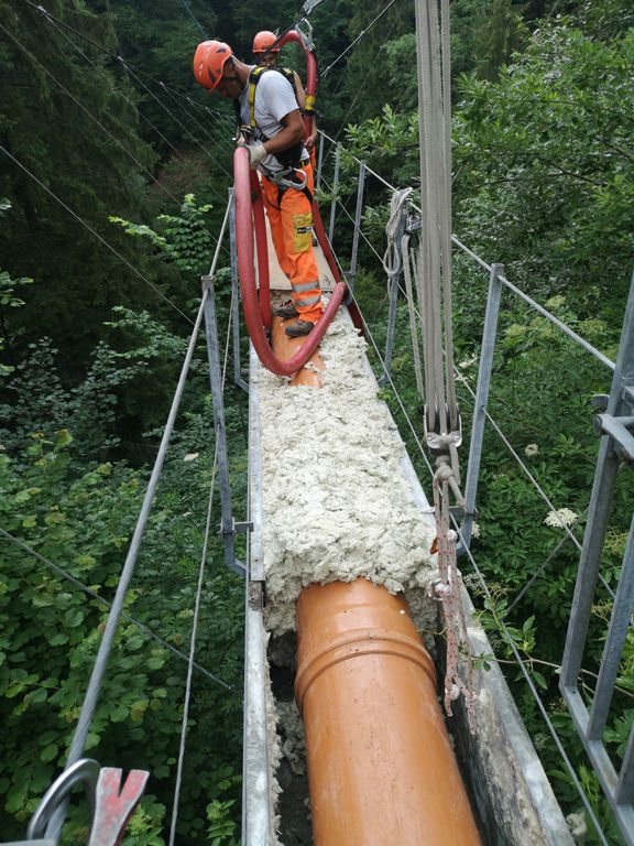 Personenschutznetze Sicherheitsmaterial Haengebruecke_Teufen8.jpg