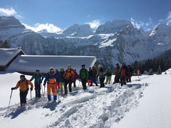  Mit Belegschaft prachtvollen Skitouren-Tag verbrcht