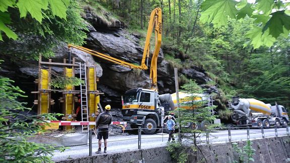 Felspfeiler betonieren Sprengungen Arbeitssicherheit 948ea6e8-643f-4d3f-8d72-da91d1fa3dde.jpg